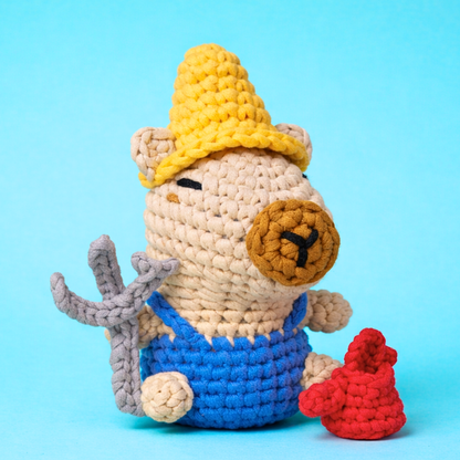 Hank The Farmer Capybara Crochet Kit